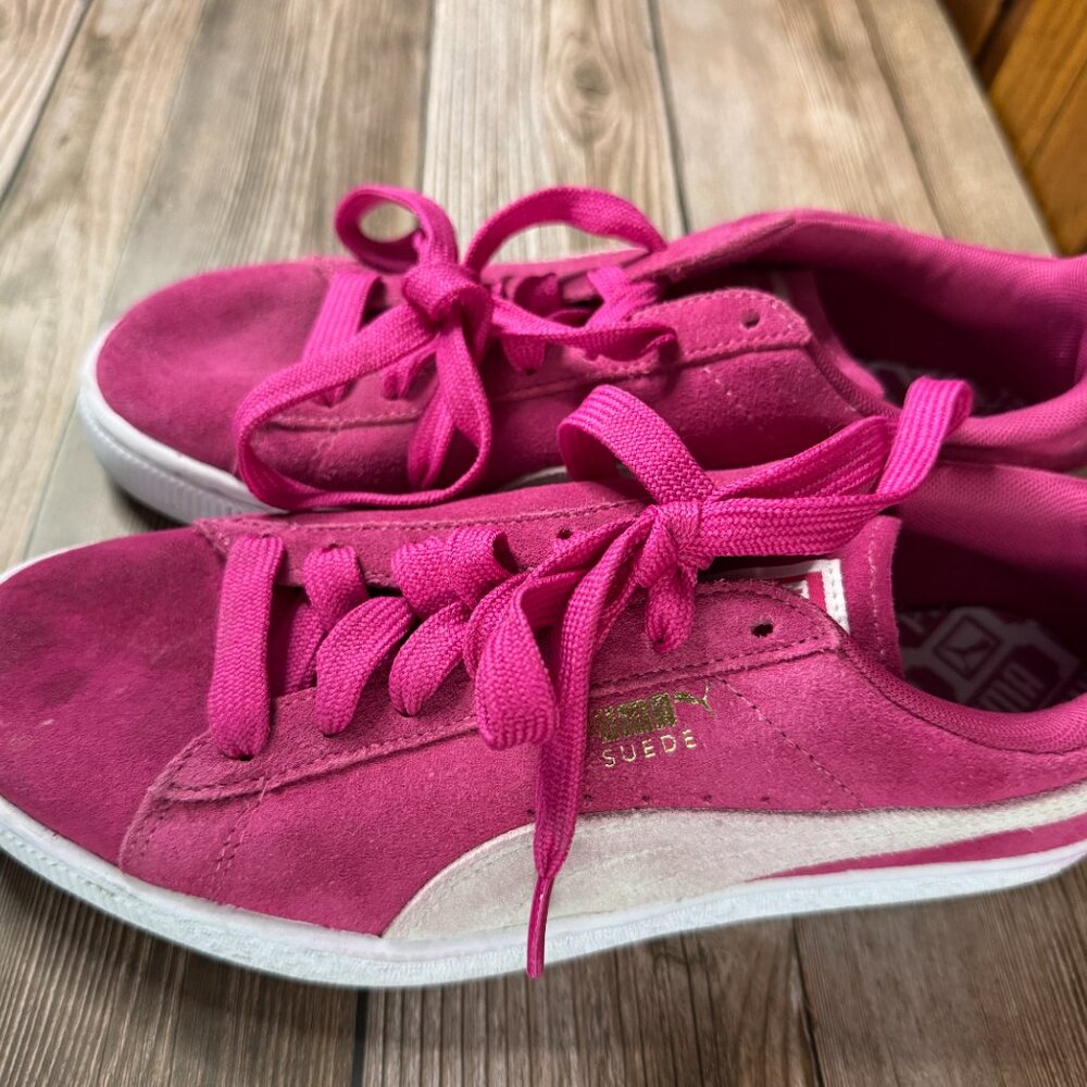 Classic Puma Suede Lowtop Sneakers Magenta Pink - Picture 2 of 3